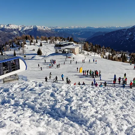 Alme - Happy Апартаменты *